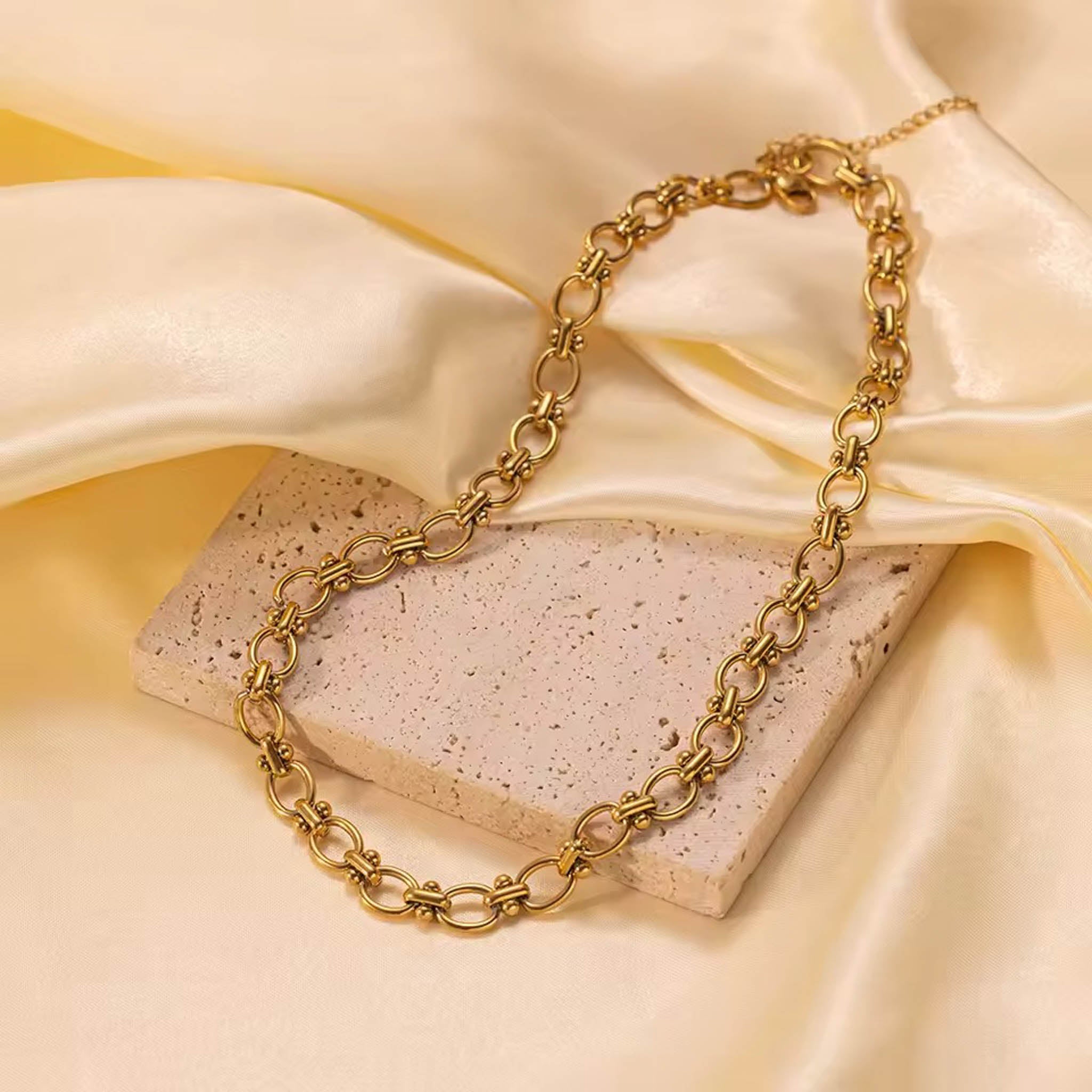 Arabelle necklace